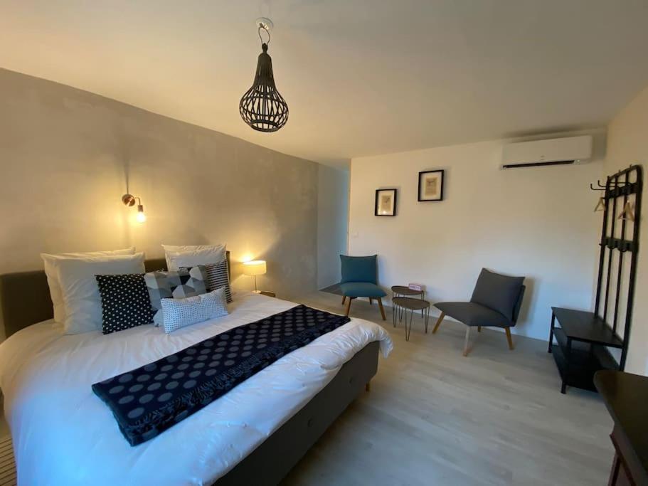 Le Nomade En Provence Bed & Breakfast Bouchet  Exterior photo