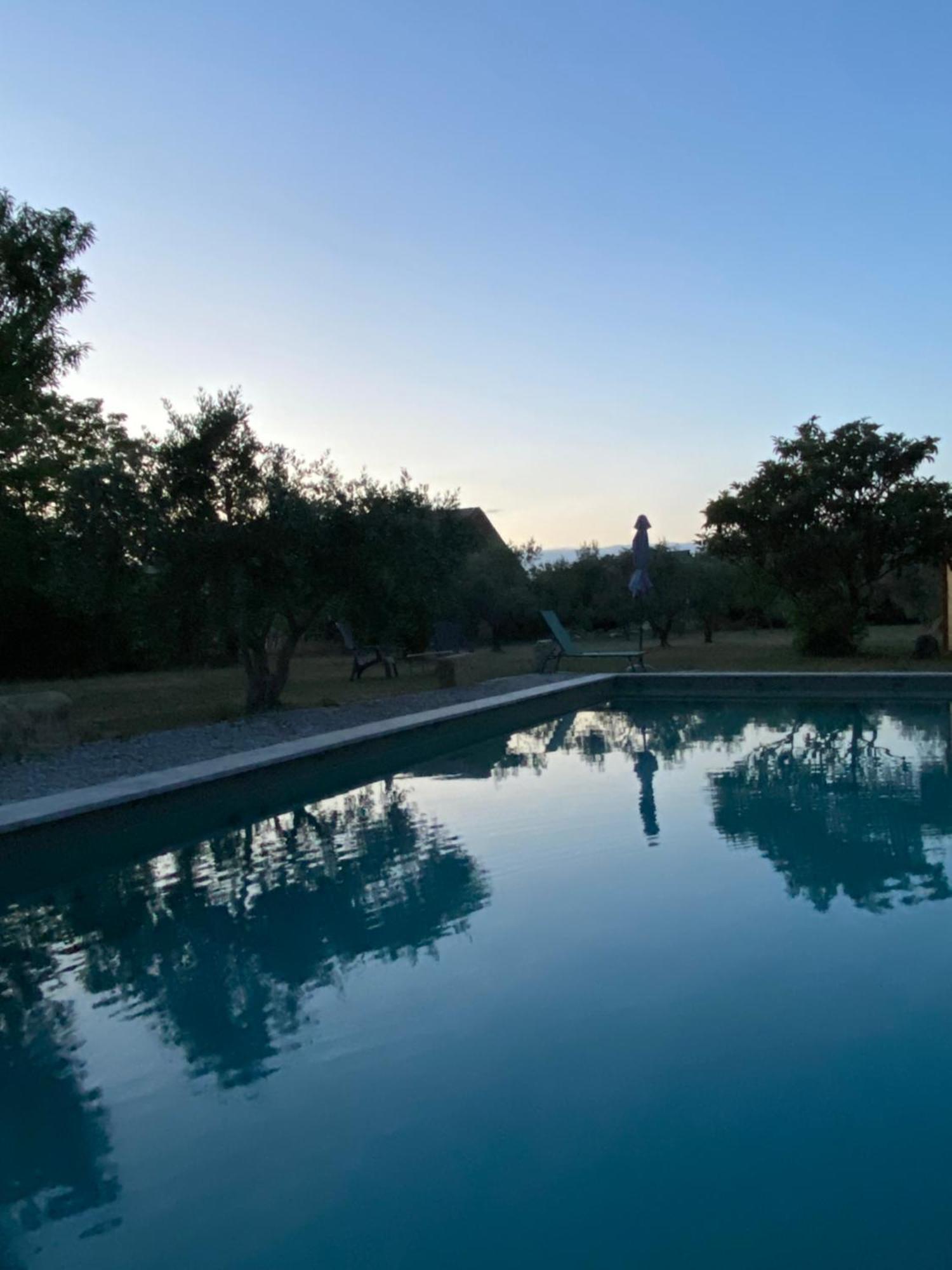 Le Nomade En Provence Bed & Breakfast Bouchet  Exterior photo
